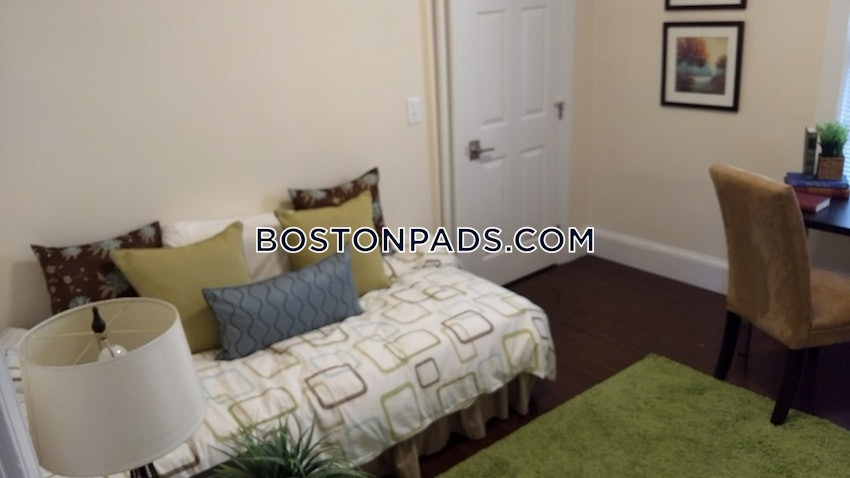 BOSTON - JAMAICA PLAIN - FOREST HILLS - 3 Beds, 1.5 Baths - Image 59