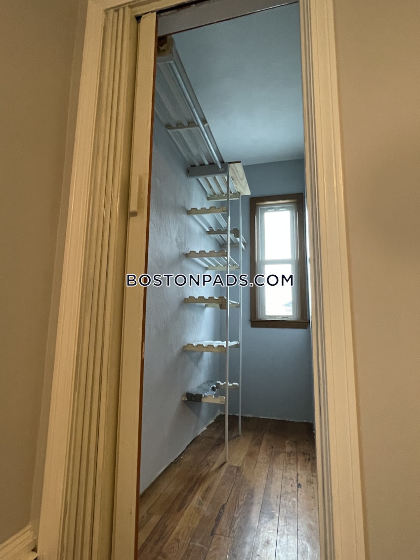 BOSTON - DORCHESTER - SAVIN HILL - 3 Beds, 1 Bath - Image 87