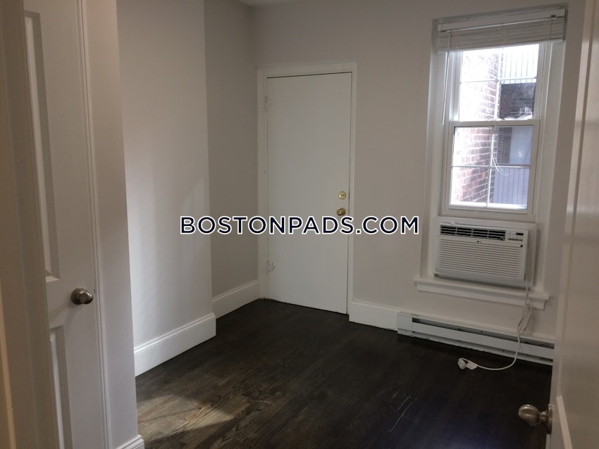 BOSTON - BACK BAY - 3 Beds, 1 Bath - Image 9