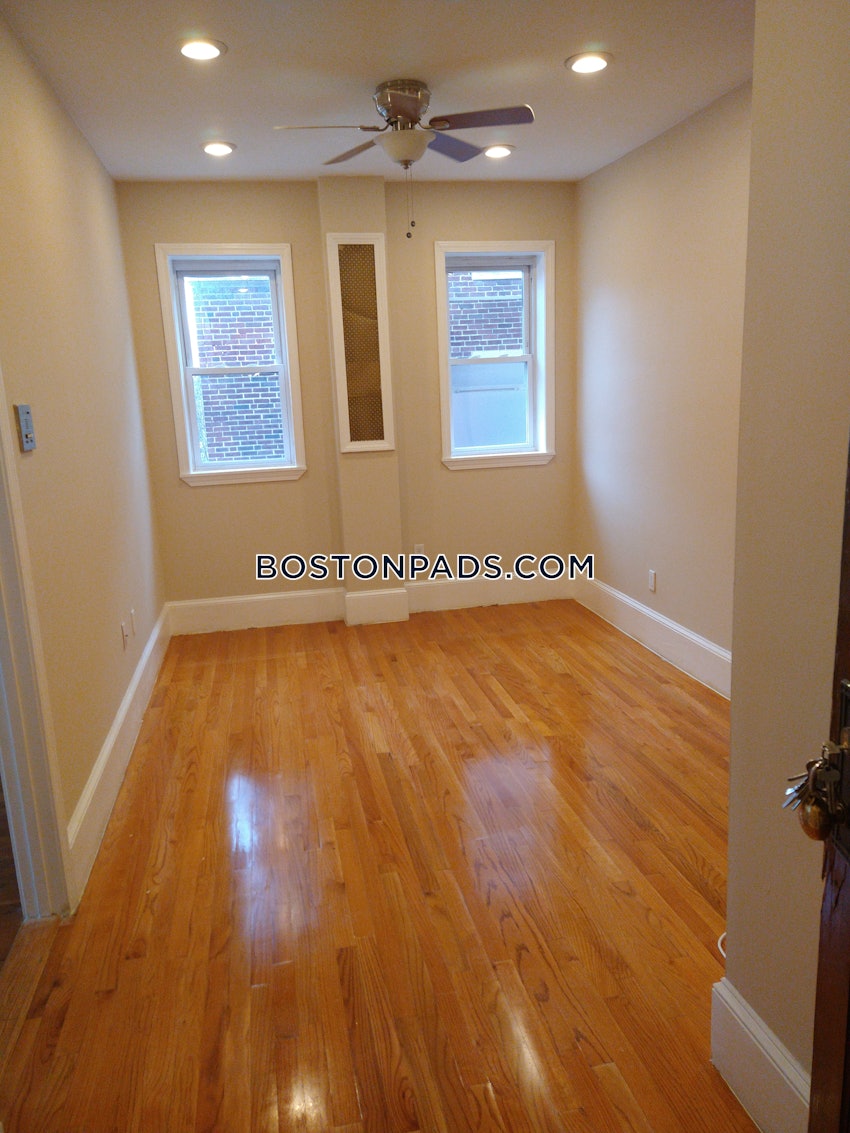 BOSTON - ALLSTON - 1 Bed, 1 Bath - Image 12