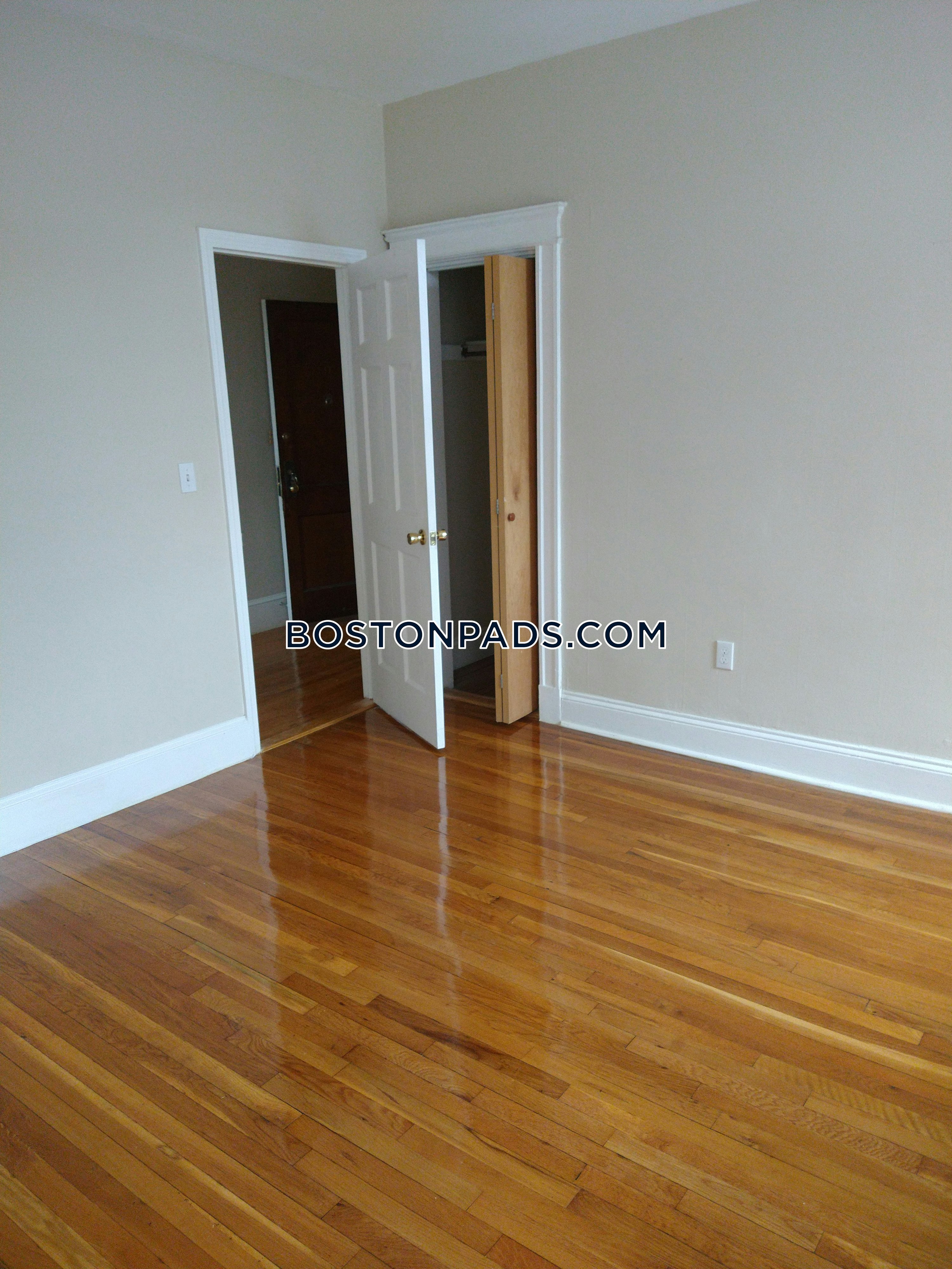 Boston - 1 Beds, 1 Baths