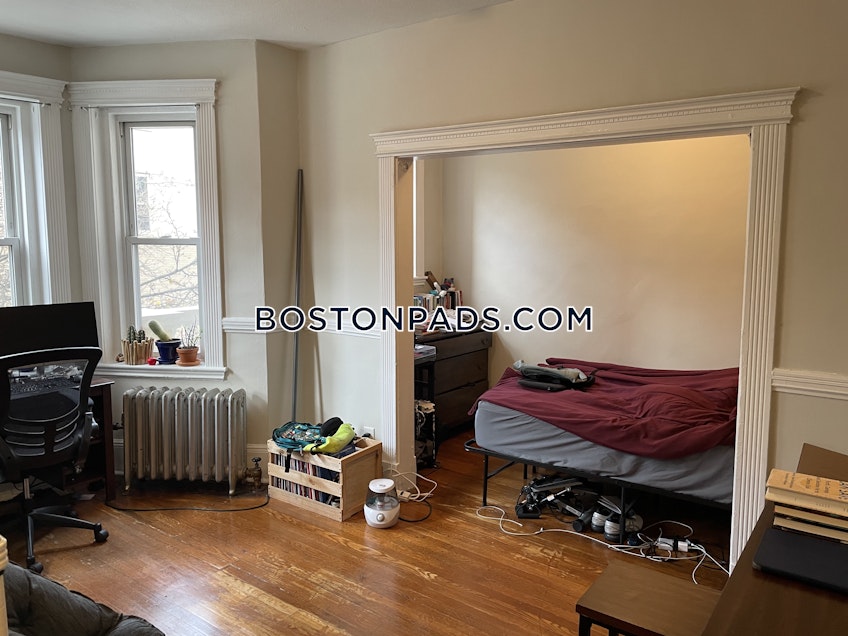 Boston - $2,600+ /month