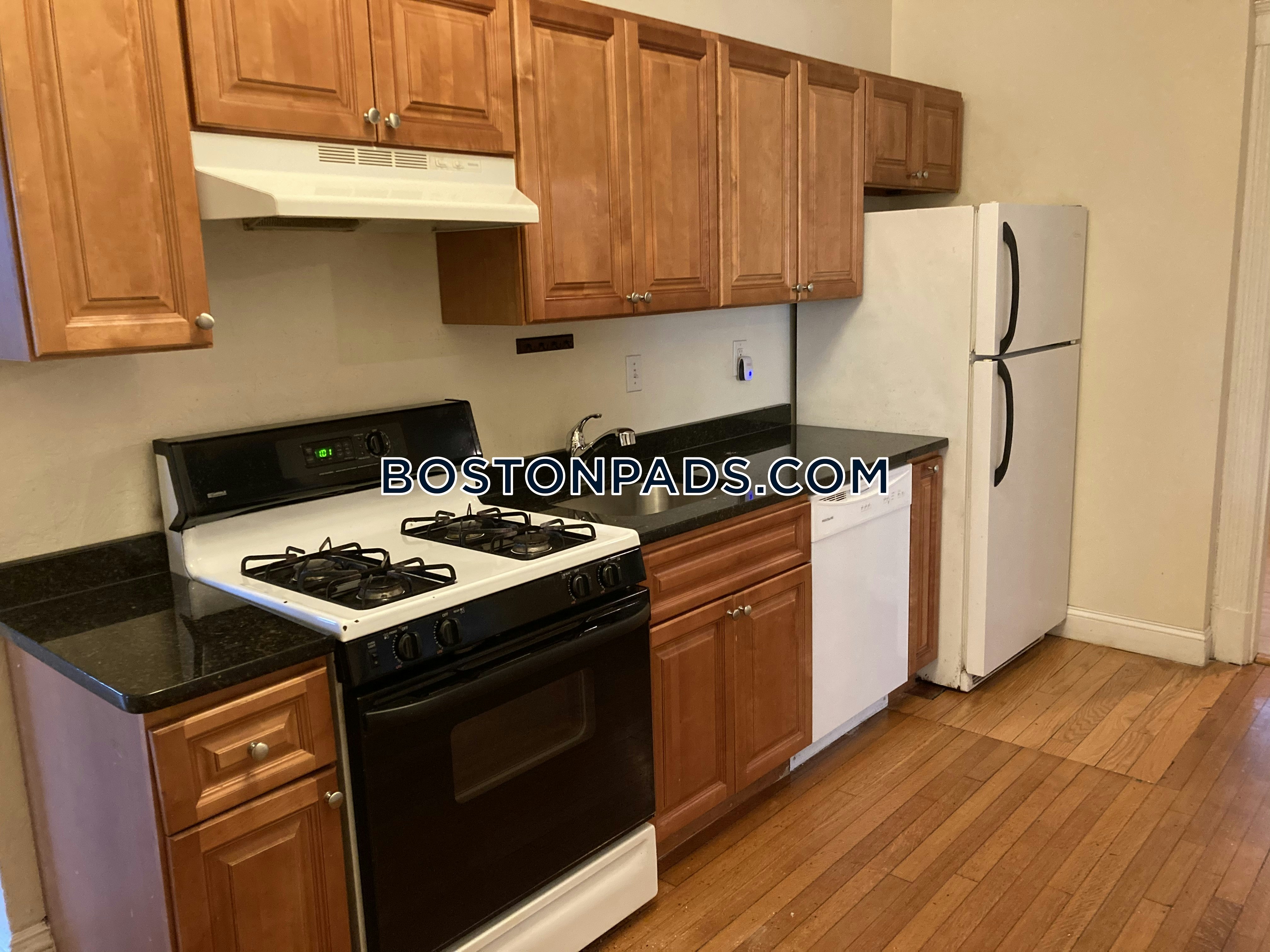 Cleveland Circle - Brighton, Boston, MA - 4 Beds, 2 Baths - $3,650 - ID#8008352