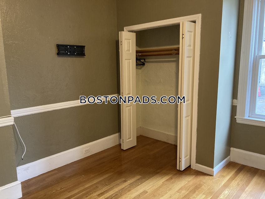 BOSTON - BRIGHTON - CLEVELAND CIRCLE - 4 Beds, 2 Baths - Image 9