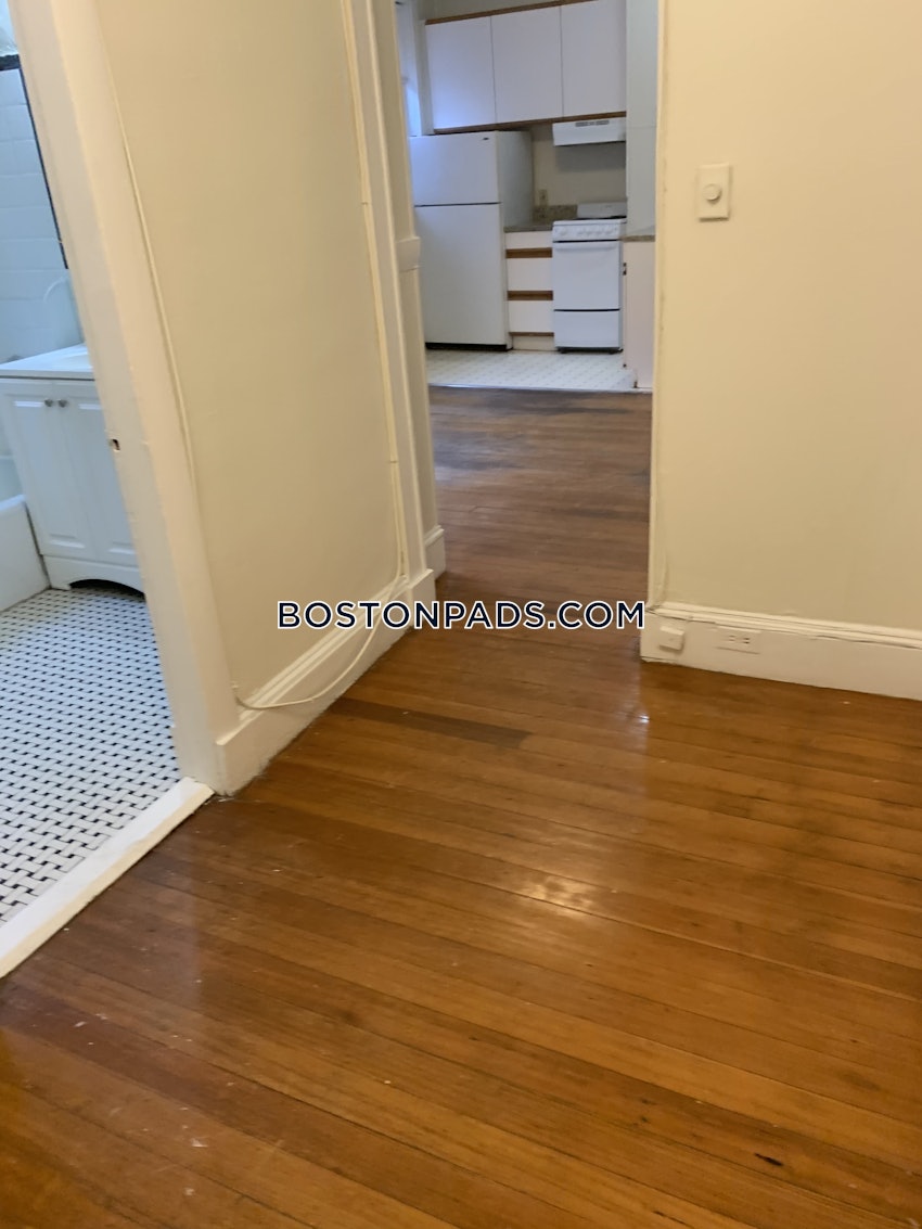 BROOKLINE- WASHINGTON SQUARE - 2 Beds, 1 Bath - Image 7