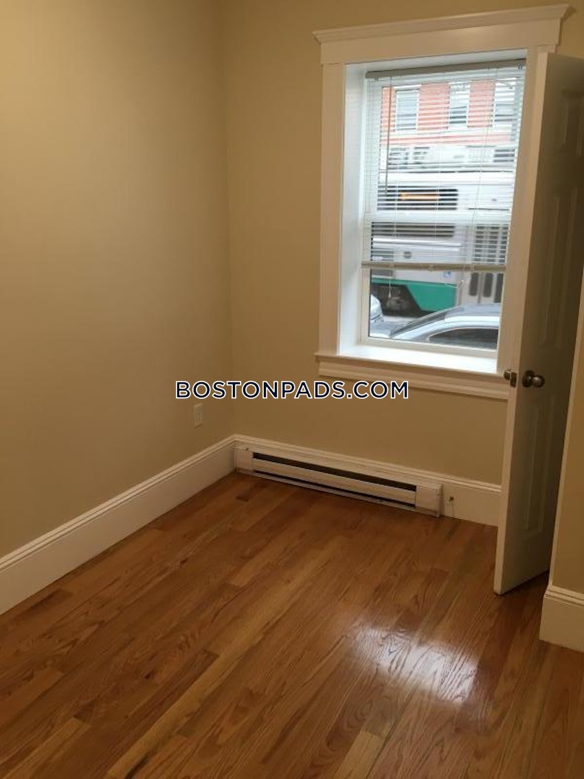 BOSTON - MISSION HILL - 4 Beds, 2 Baths - Image 19