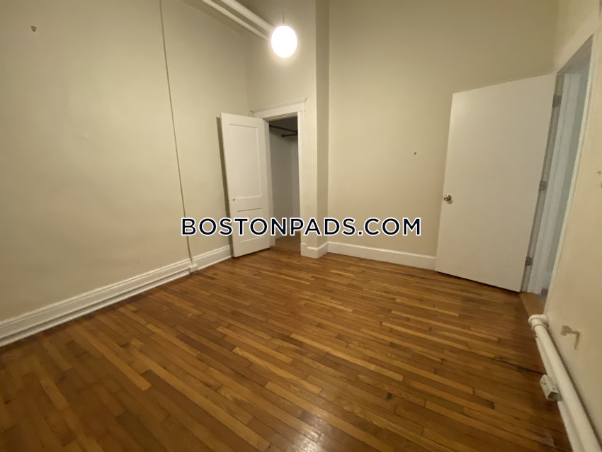 BOSTON - FENWAY/KENMORE - 1 Bed, 1 Bath - Image 9