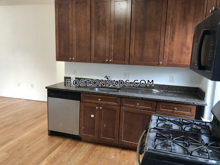 BOSTON - DORCHESTER - UPHAMS CORNER - 4 Beds, 2 Baths - Image 15