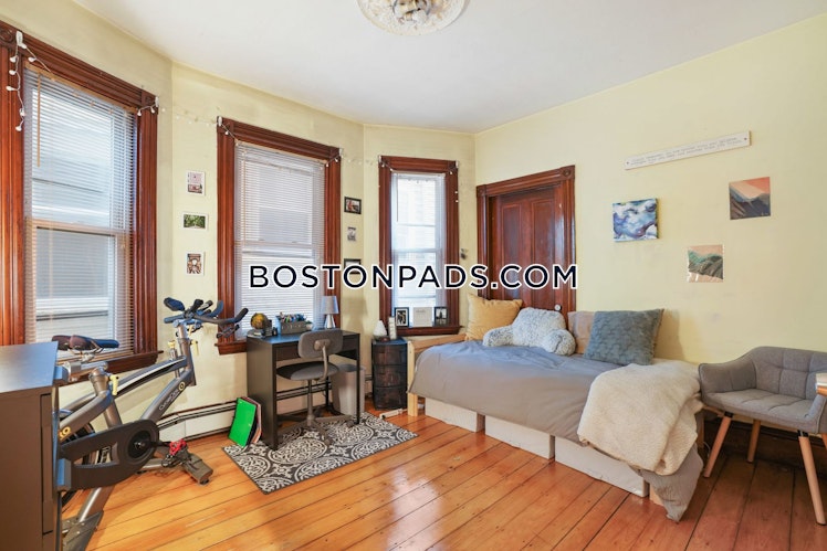 Calumet St., Roxbury Crossing