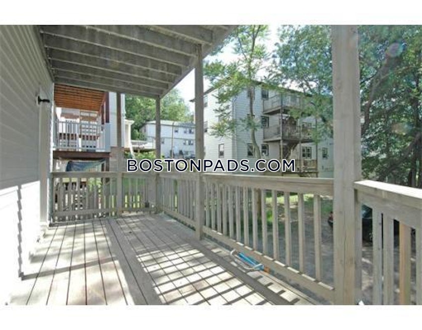 BOSTON - MISSION HILL - 4 Beds, 1 Bath - Image 20