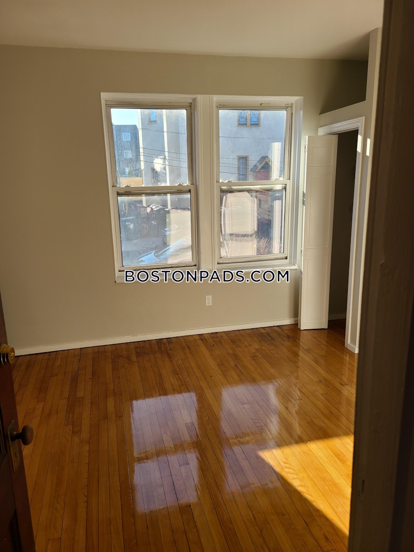 BOSTON - ALLSTON - 4 Beds, 2 Baths - Image 21