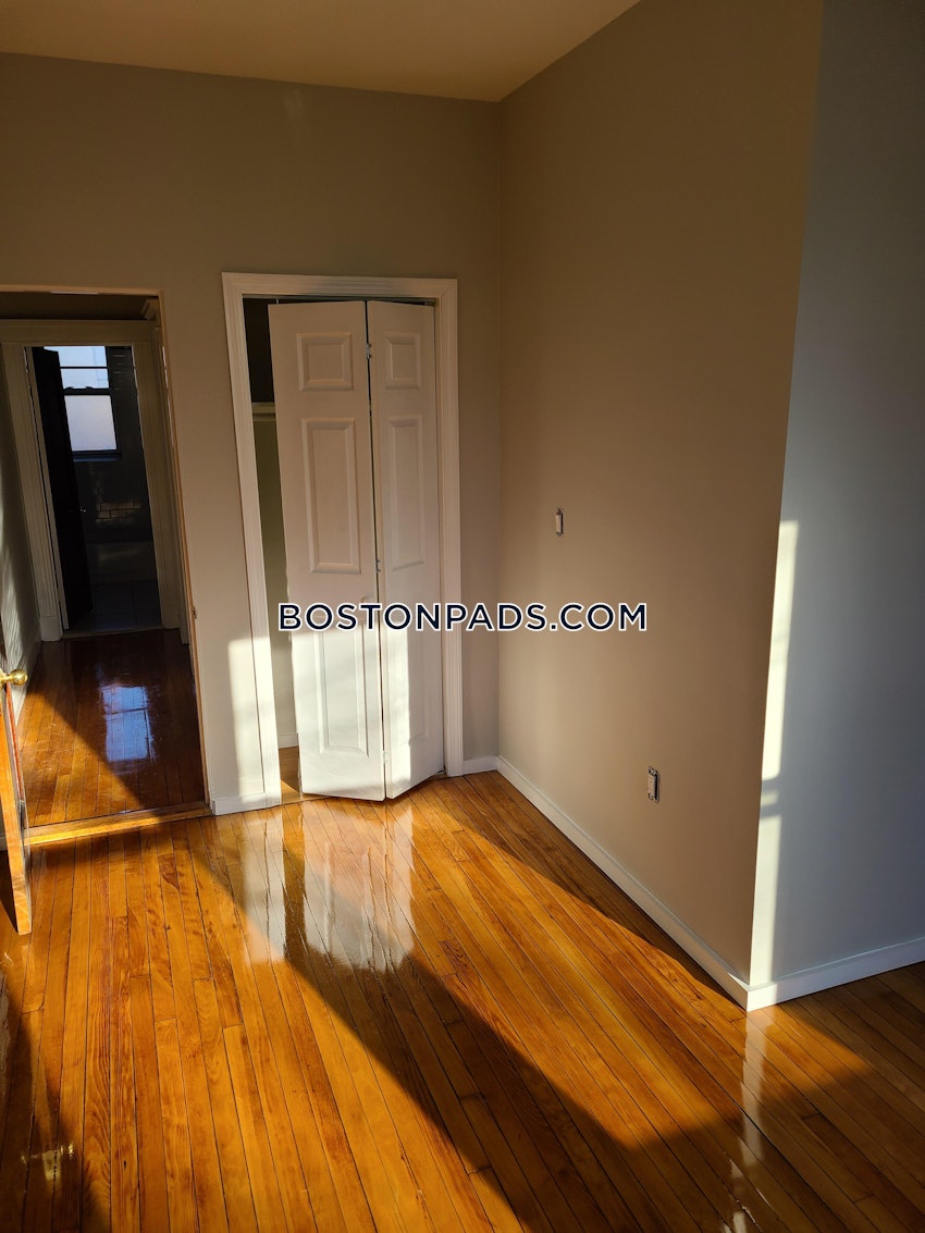 BOSTON - ALLSTON - 4 Beds, 2 Baths - Image 19