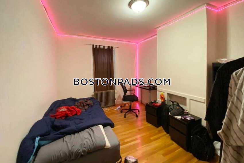 BOSTON - MISSION HILL - 4 Beds, 2 Baths - Image 13