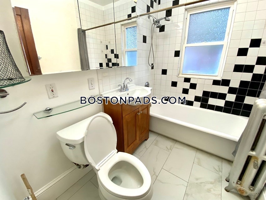 BOSTON - MISSION HILL - 4 Beds, 2.5 Baths - Image 11