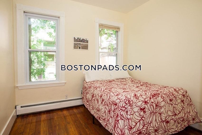 BOSTON - MISSION HILL - 3 Beds, 1.5 Baths - Image 15