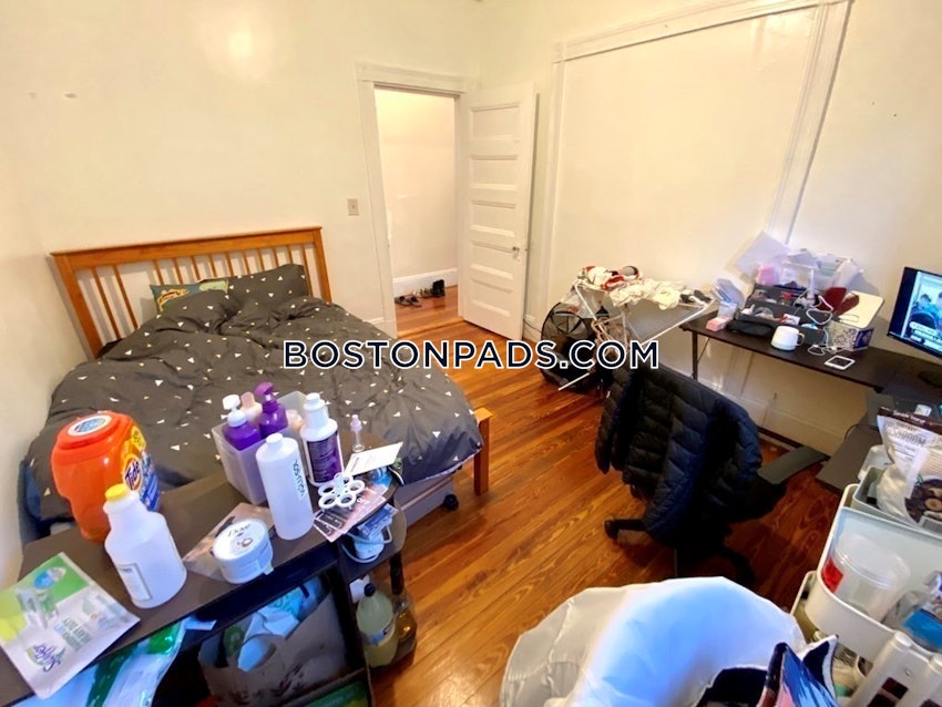 BOSTON - MISSION HILL - 3 Beds, 2 Baths - Image 1