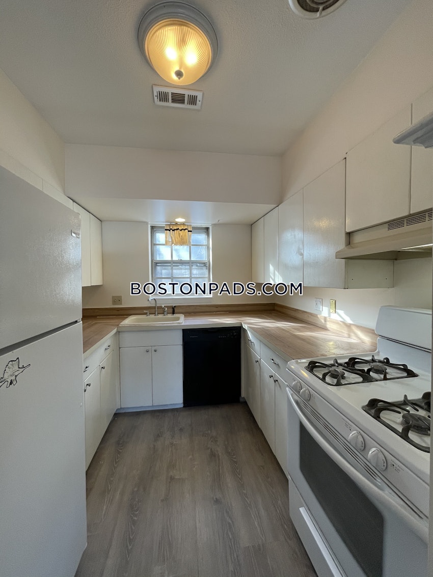 BOSTON - BRIGHTON - BOSTON COLLEGE - 3 Beds, 2 Baths - Image 11