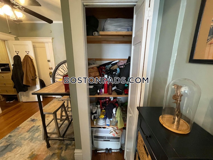 Charlesgate East, Boston