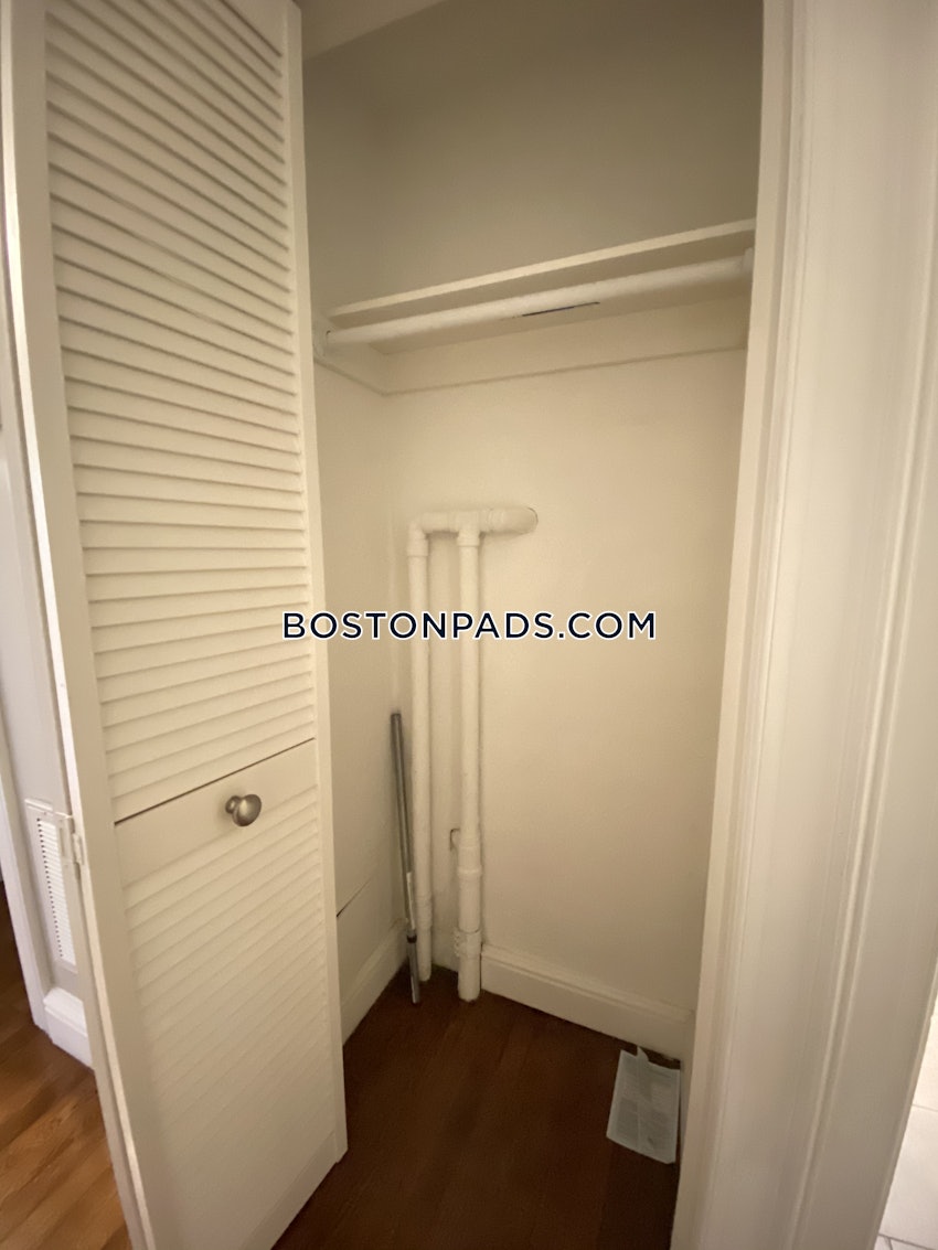 CAMBRIDGE - HARVARD SQUARE - 1 Bed, 1 Bath - Image 13