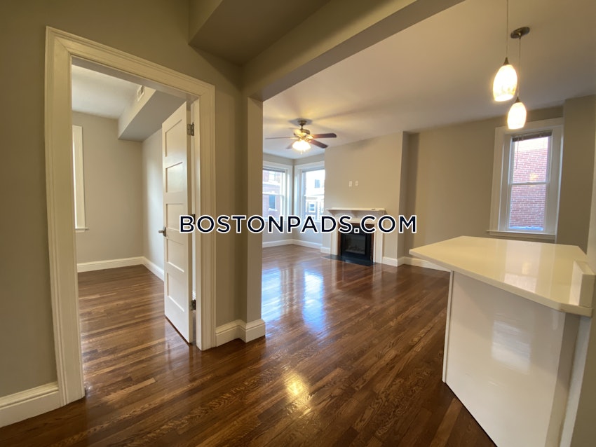 CAMBRIDGE - HARVARD SQUARE - 1 Bed, 1 Bath - Image 6