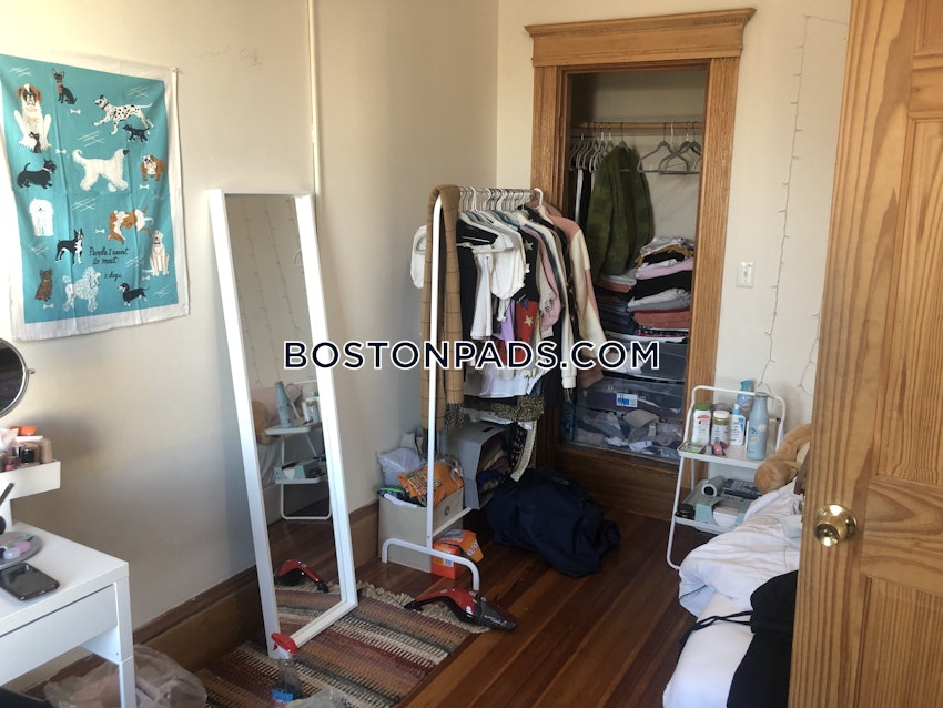 BOSTON - MISSION HILL - 5 Beds, 2 Baths - Image 4