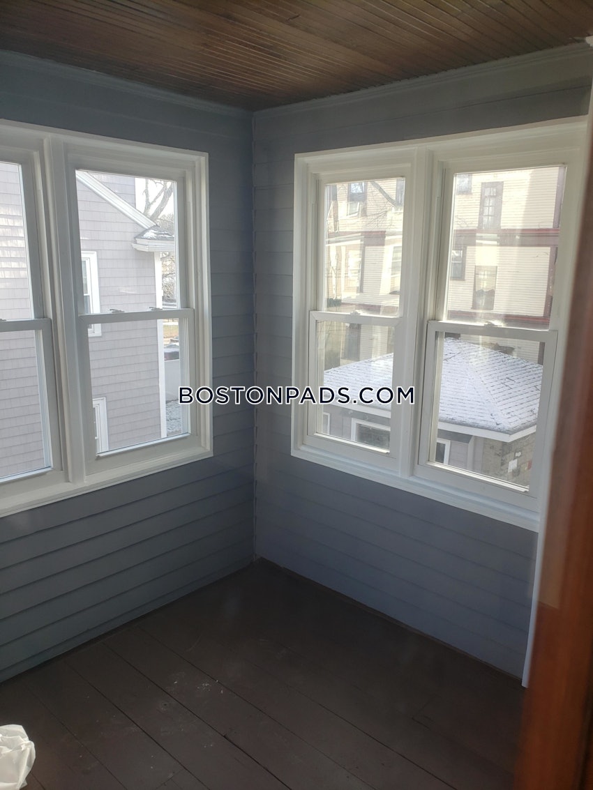 BOSTON - BRIGHTON - OAK SQUARE - 3 Beds, 1 Bath - Image 11