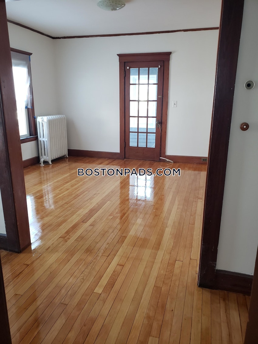 BOSTON - BRIGHTON - OAK SQUARE - 3 Beds, 1 Bath - Image 10