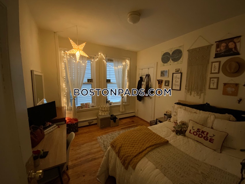 BOSTON - MISSION HILL - 4 Beds, 1 Bath - Image 18