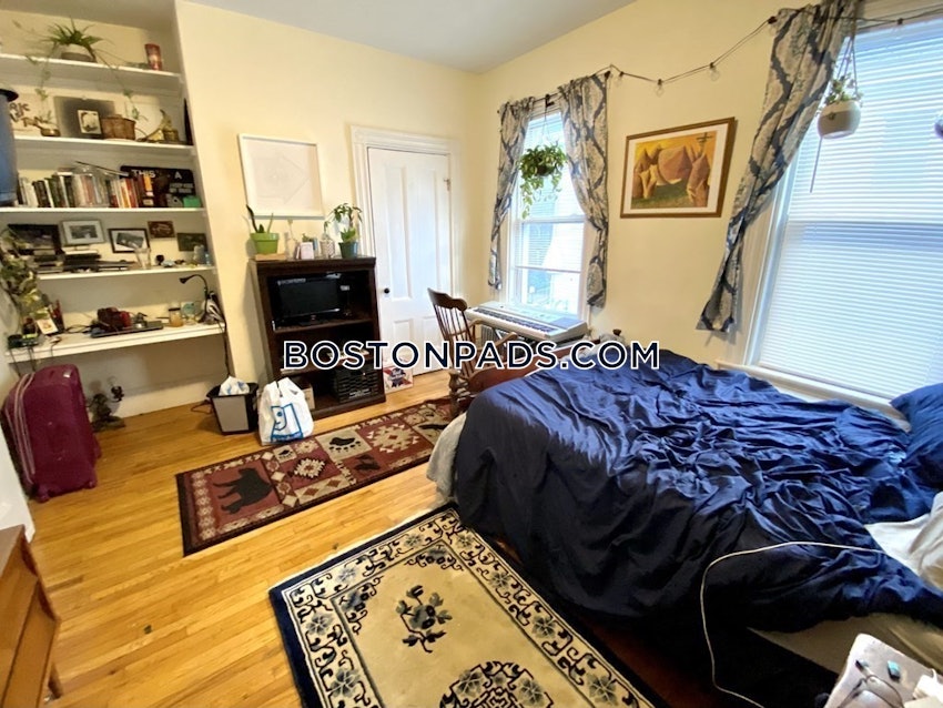 BOSTON - MISSION HILL - 4 Beds, 1 Bath - Image 11