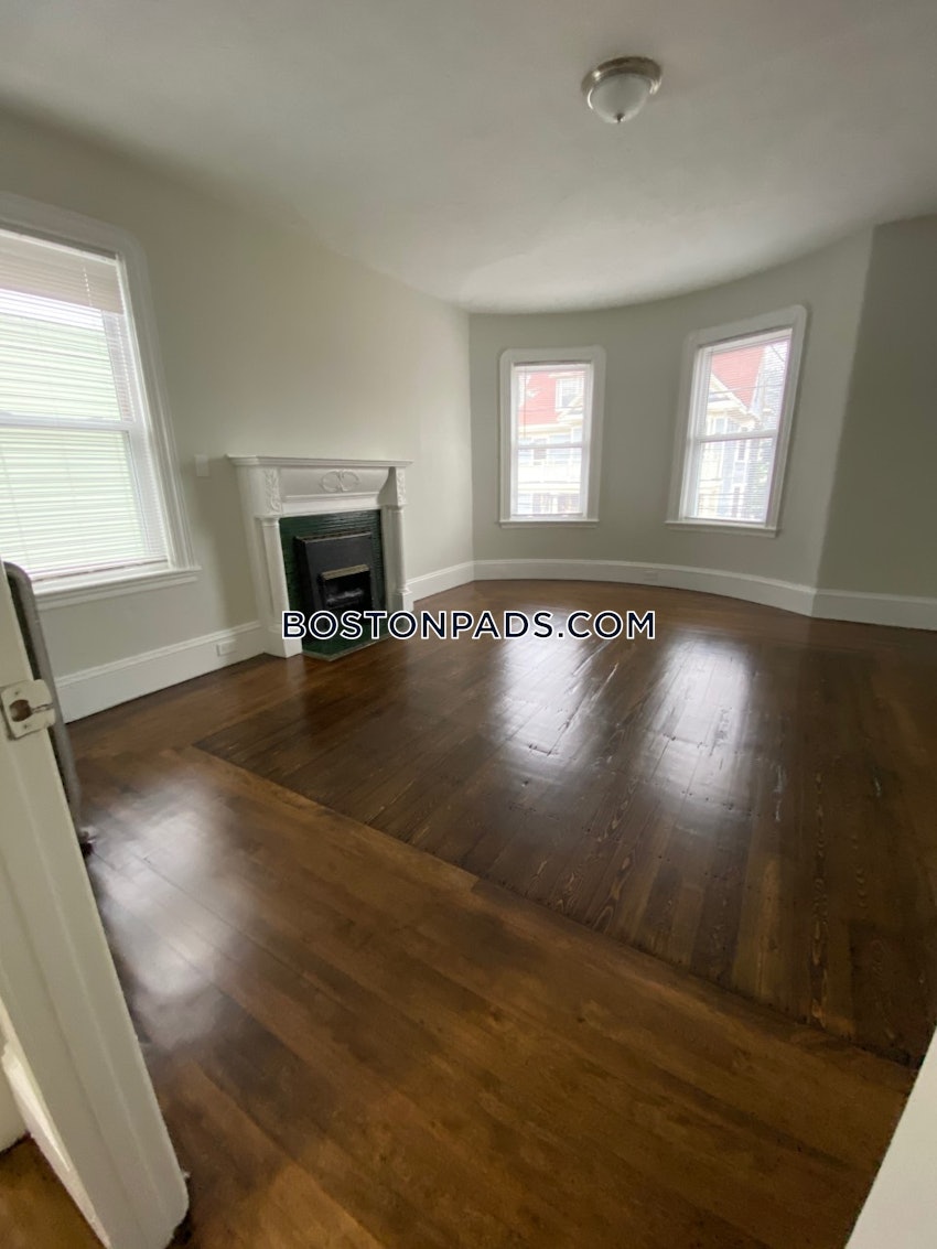 BOSTON - ALLSTON/BRIGHTON BORDER - 3 Beds, 1 Bath - Image 4