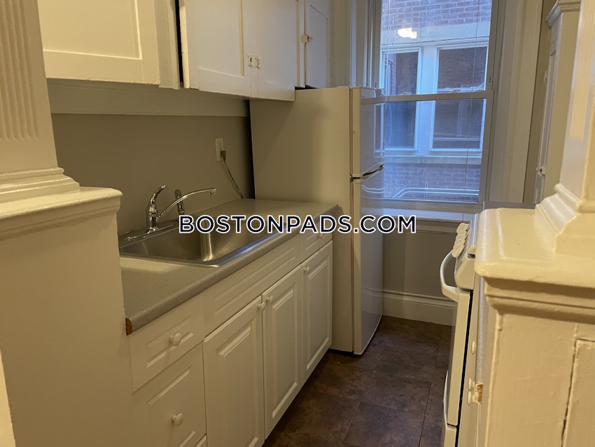 CAMBRIDGE - HARVARD SQUARE - 1 Bed, 1 Bath - Image 5