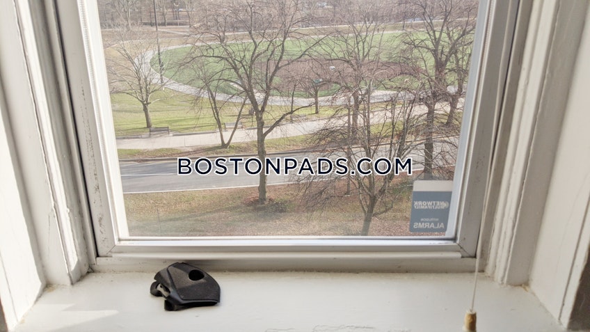 Boston - $2,350+ /month