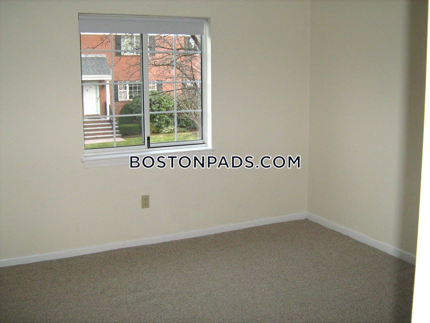 LEXINGTON - 2 Beds, 2 Baths - Image 4