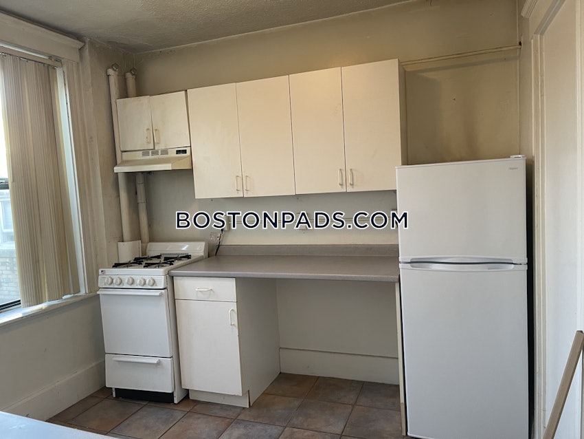 BOSTON - ALLSTON - 1 Bed, 1 Bath - Image 4