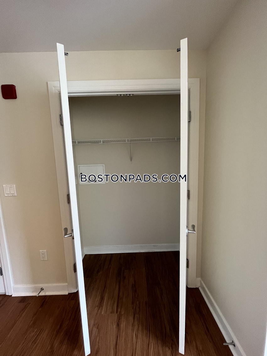 BOSTON - WEST END - 1 Bed, 1 Bath - Image 10