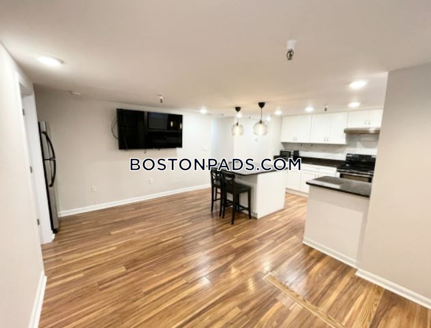 BOSTON - NORTHEASTERN/SYMPHONY - 4 Beds, 2 Baths - Image 1