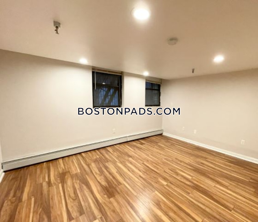 BOSTON - NORTHEASTERN/SYMPHONY - 4 Beds, 2 Baths - Image 11