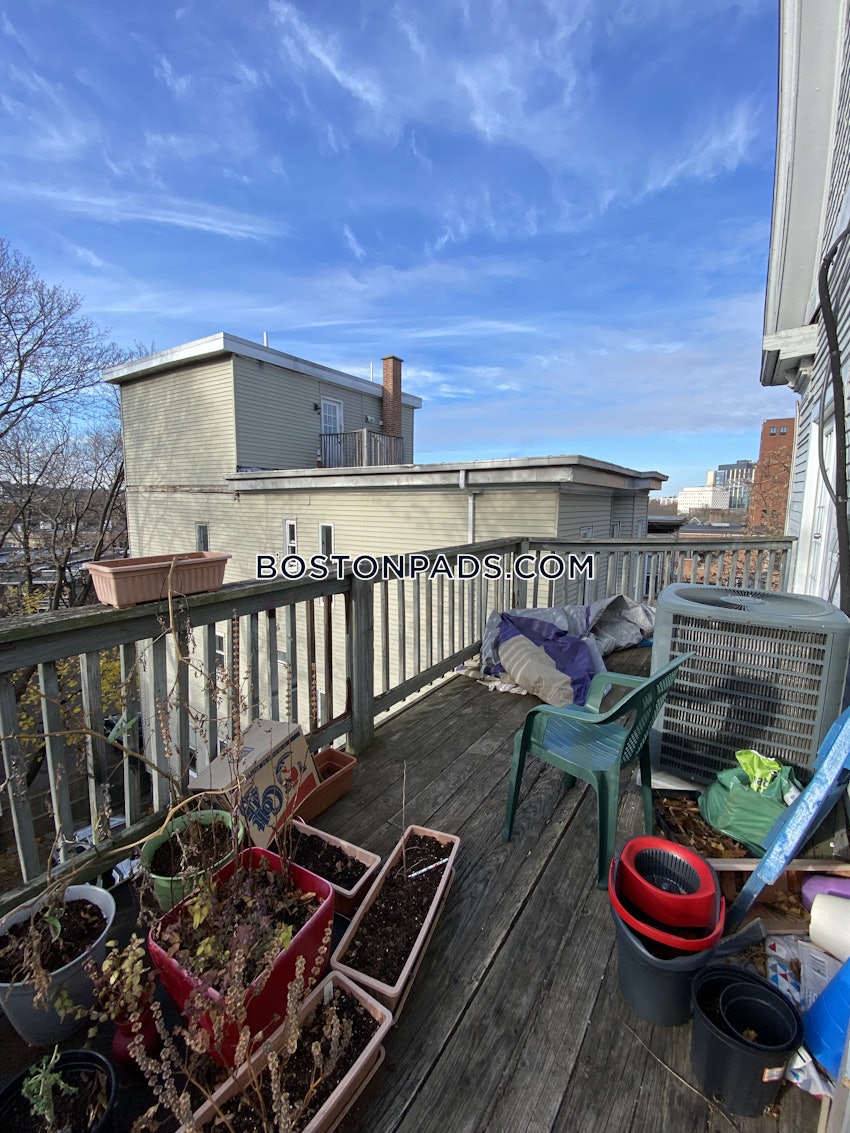 BOSTON - MISSION HILL - 6 Beds, 2 Baths - Image 9