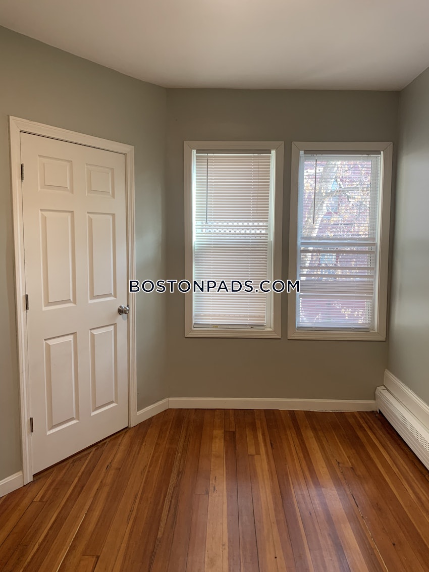 BOSTON - ROXBURY - 3 Beds, 1 Bath - Image 5