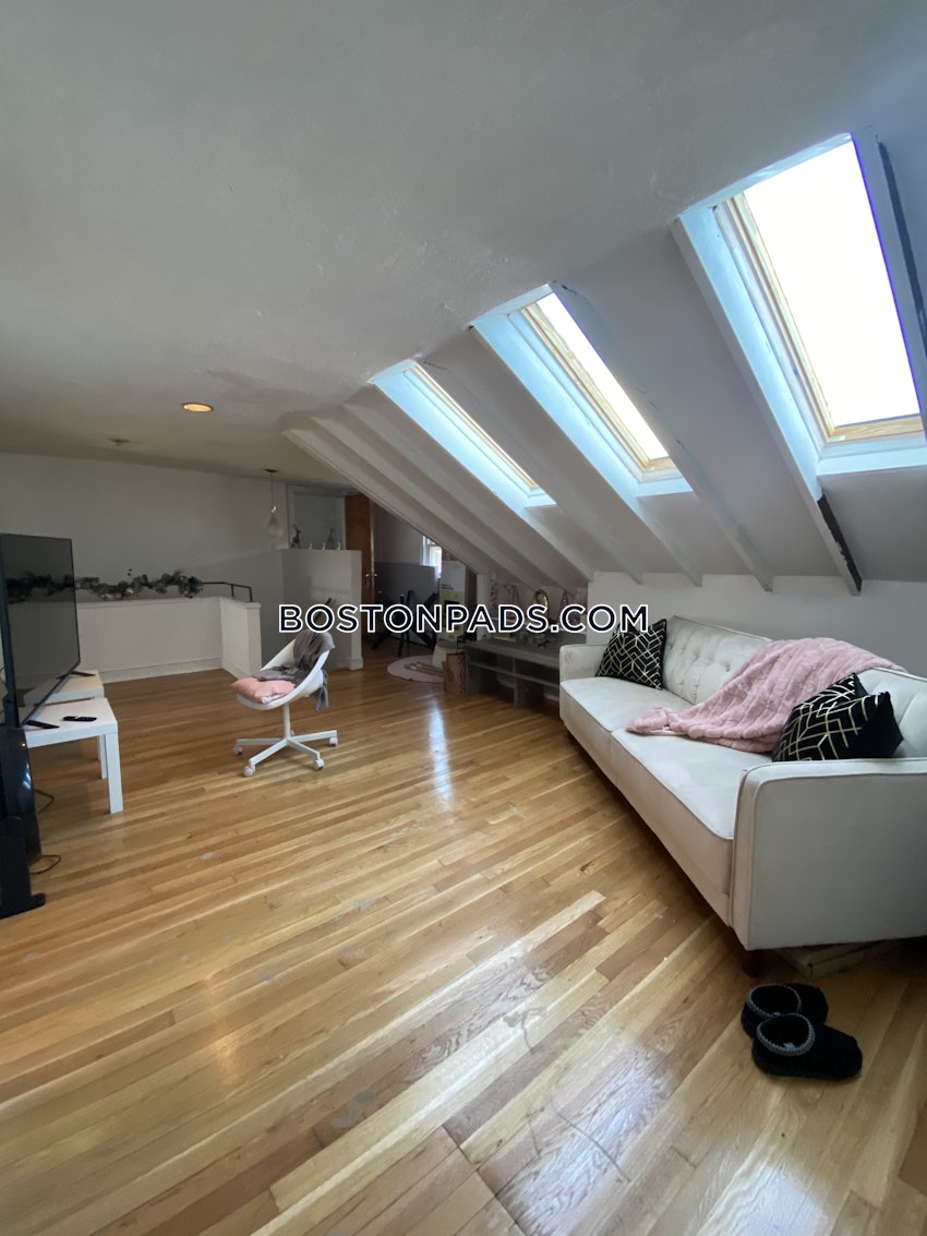 BOSTON - ALLSTON - 3 Beds, 3 Baths - Image 1