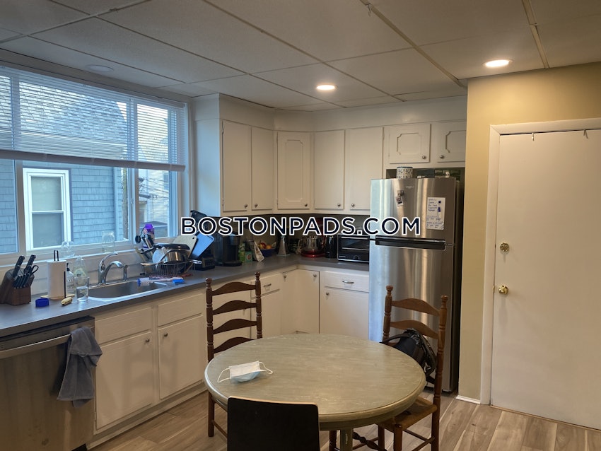 SOMERVILLE - TUFTS - 3 Beds, 1 Bath - Image 10