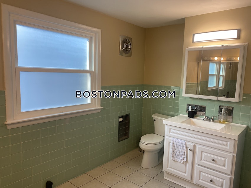 SOMERVILLE - TUFTS - 3 Beds, 1 Bath - Image 9