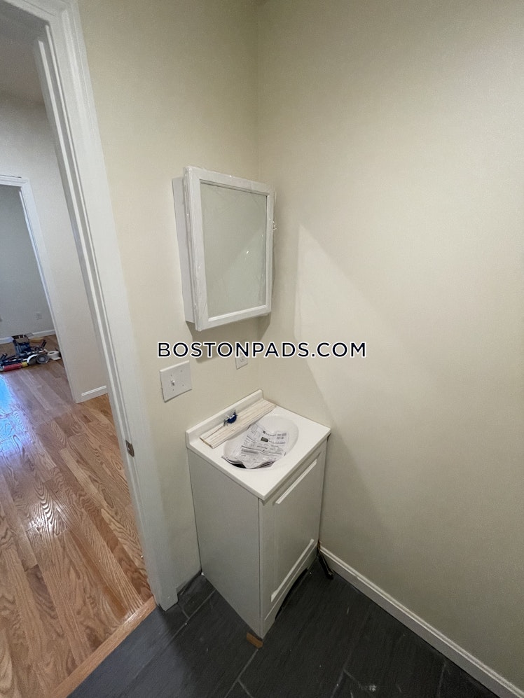 East 3rd St., Boston