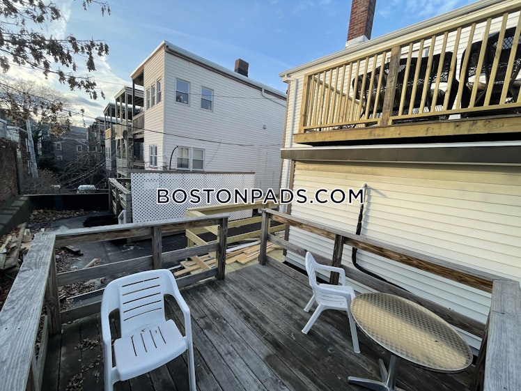 East 3rd St., Boston