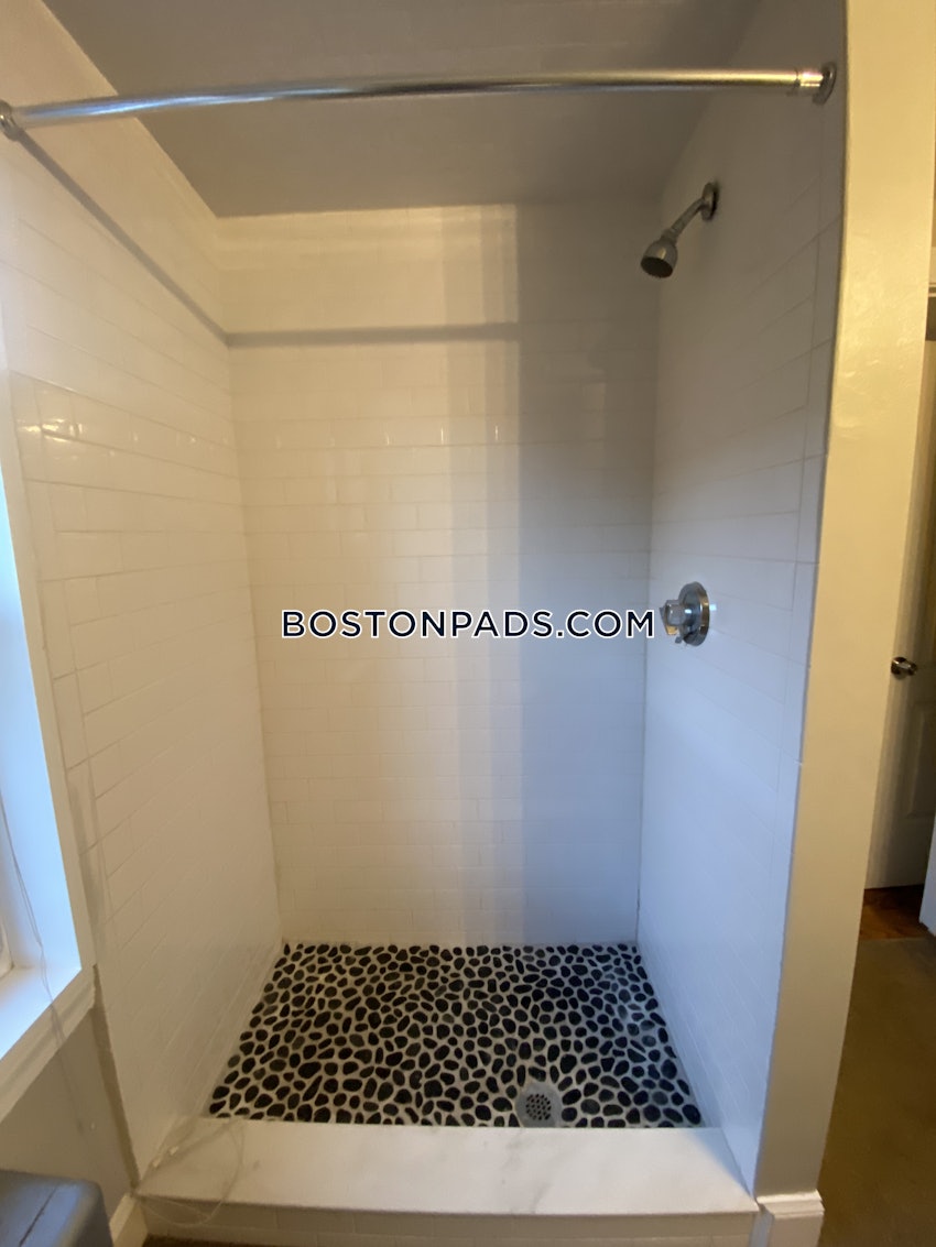 BOSTON - BAY VILLAGE - 1 Bed, 1 Bath - Image 31