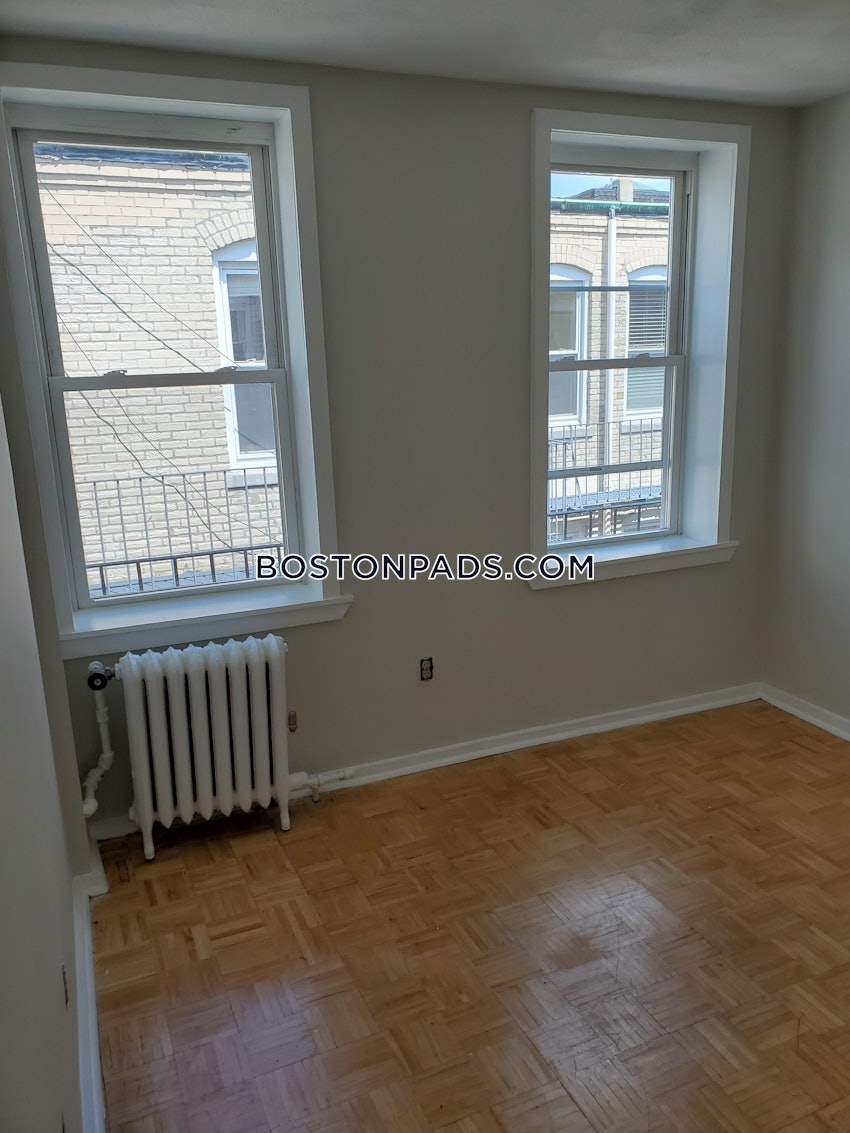 BOSTON - NORTH END - 2 Beds, 1 Bath - Image 2