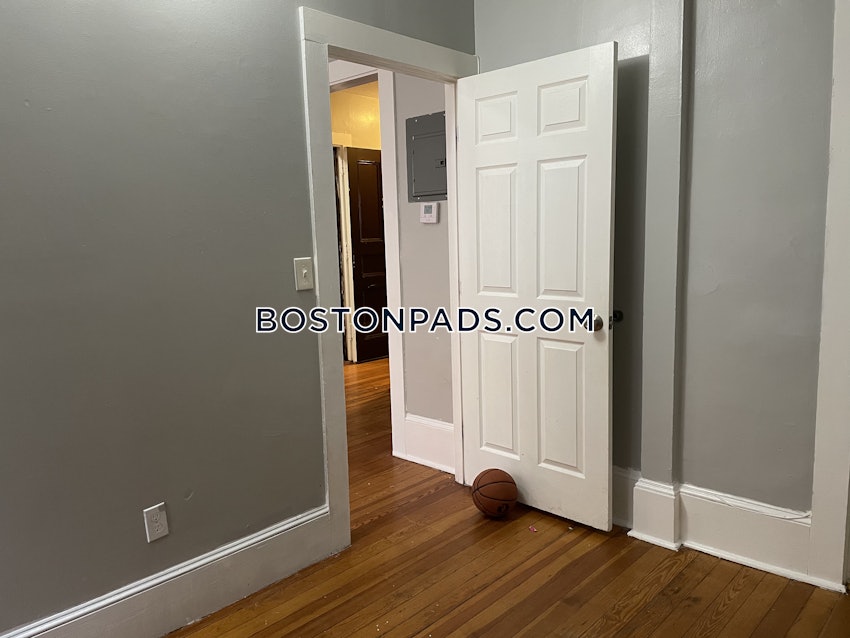 BOSTON - ROXBURY - 3 Beds, 1 Bath - Image 11