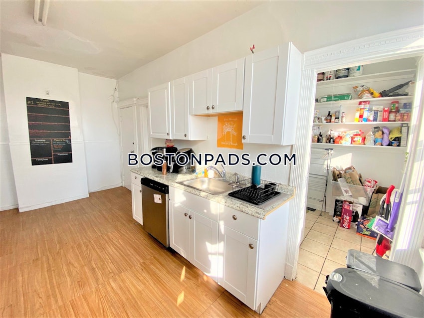 BOSTON - FENWAY/KENMORE - 5 Beds, 2 Baths - Image 11