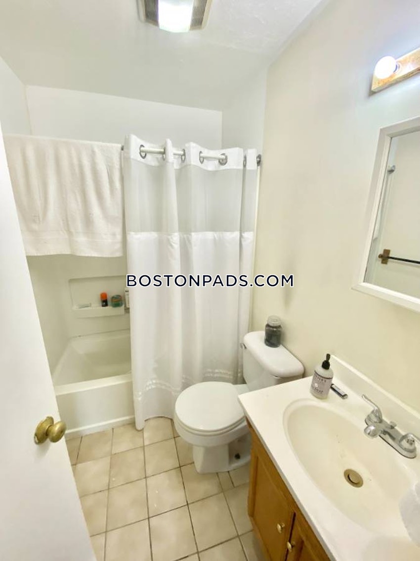 BOSTON - MISSION HILL - 3 Beds, 2 Baths - Image 18