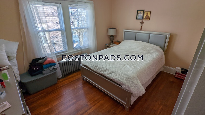 BOSTON - ROSLINDALE - 3 Beds, 1 Bath - Image 32